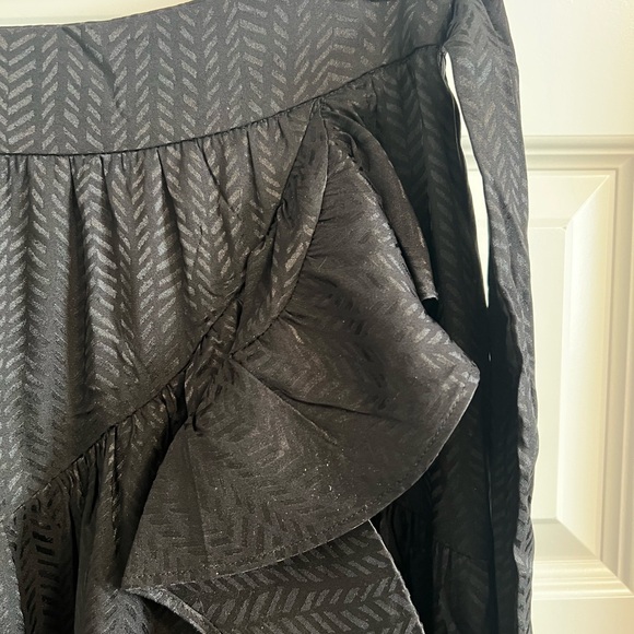 Express Black Asymmetrical Ruffle Skirt - Picture 2 of 3